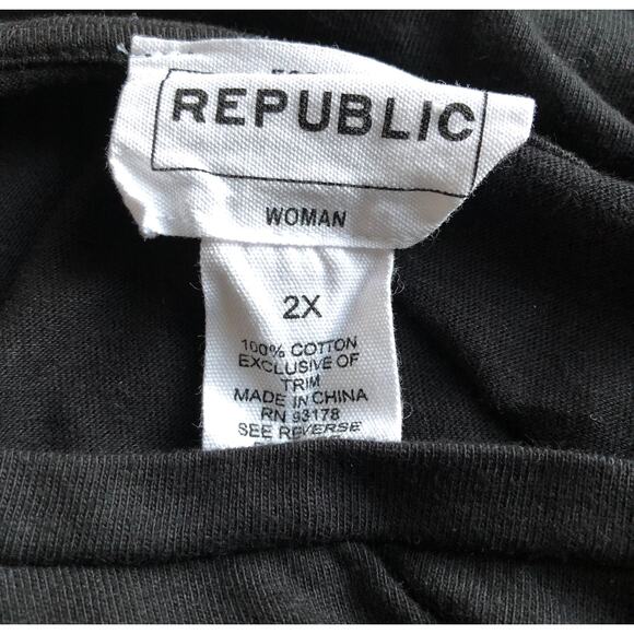 For The Republic Black Top with Button Design Woman's 2X - Picture 9 of 10